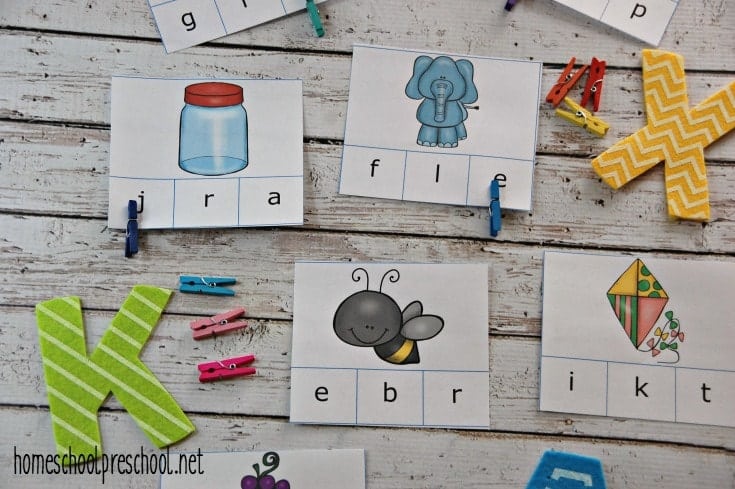 Are you teaching beginning sounds? These printable alphabet clip cards are great teaching tools for early learners. 