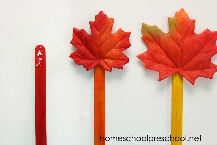 Are you looking for a simple fall craft to do with your preschoolers? This Fall Leaf Family is a simple leaf craft you can with with tots and preschoolers. 
