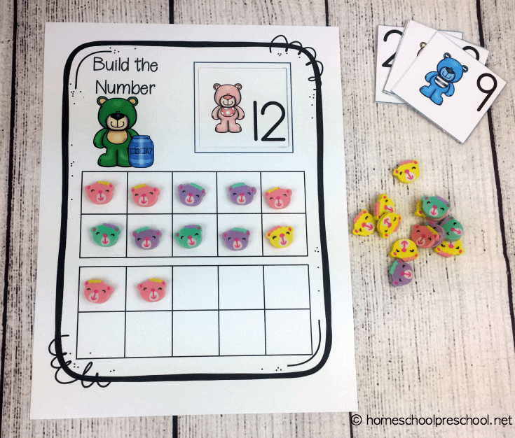 These preschool math printables will help your little ones recognize, count, and write the numbers 1 - 20. These bear-themed preschool counting worksheets are perfect for extra practice!