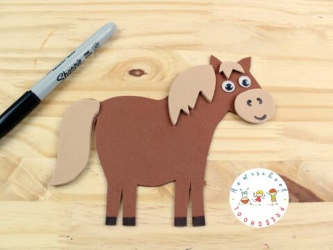 This H is for Horse craft is the perfect addition to your letter of the week activities. Or, add it to your wild west, horse, or cowboy preschool themes!