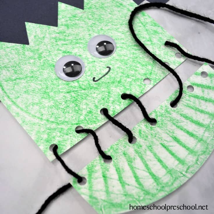 Your kids will love building their fine motor muscles as they lace up this super fun Frankenstein paper plate craft! Perfect for your Halloween crafting.