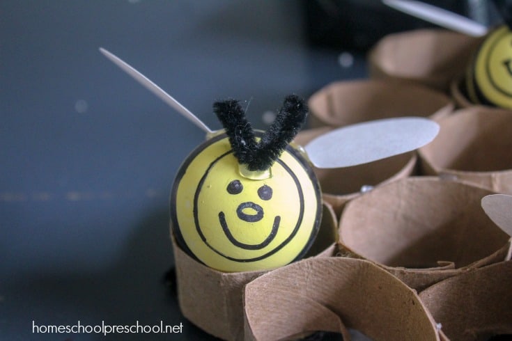 Planning a bee themed unit for your young learners? This preschool bee craft is perfect! With just a few supplies, your kids can make a fun bee hive craft.