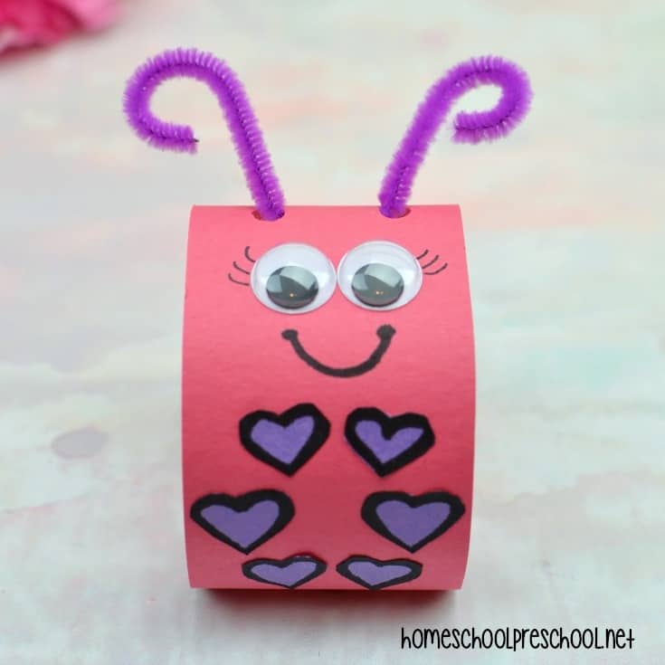 Your kids will love helping you make this Love Bug Valentines Day countdown chain! What a cute decoration that provides a little counting practice, too.