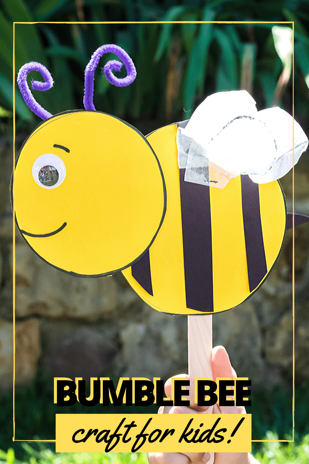 This preschool bumble bee craft is perfect for spring and summer! And, it's a great way to have kids practice their scissor skills.