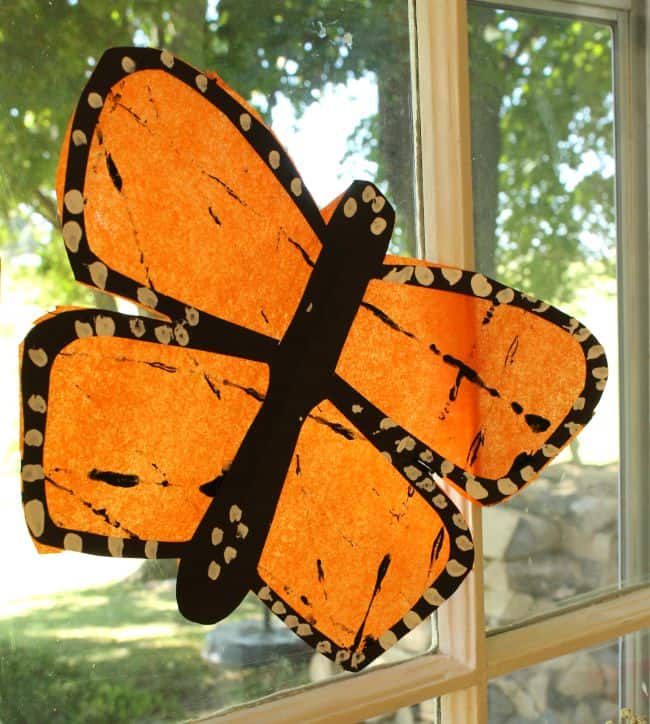 monarch-butterfly-2 21 Monarch Butterfly Crafts for Preschoolers