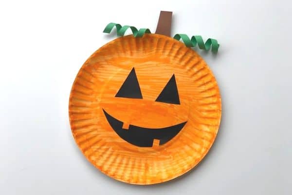 easy-and-quick-paper-plate-pumpkin Pumpkin Art Projects for Kids