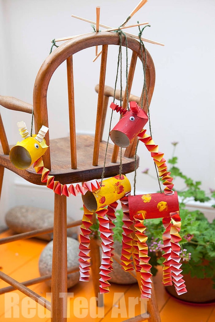 TP-Roll-Marionettes-Giraffes Cardboard Tube Animals
