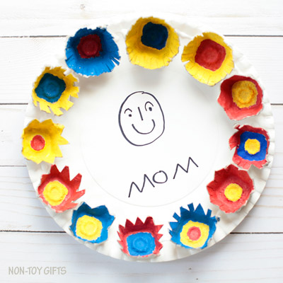 Mothers-Day-portrait-featured-image Mothers Day Crafts Kids Can Make for Mom