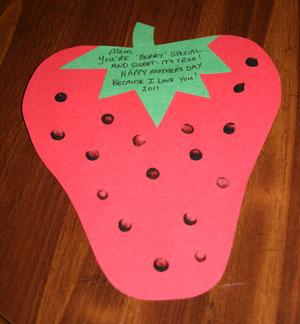 mothers-day-card-craft-strawberry_grande.jpgv1522782172 Strawberry Crafts for Preschoolers